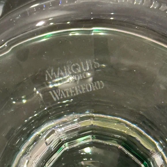 Marquis by Waterford Emerald Green Cut to Clear Starburst Pedestal Footed Bowl - Picture 4 of 7